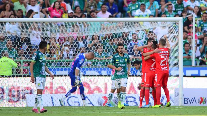 La discusión entre jugadores del Veracruz para cobrar el penal