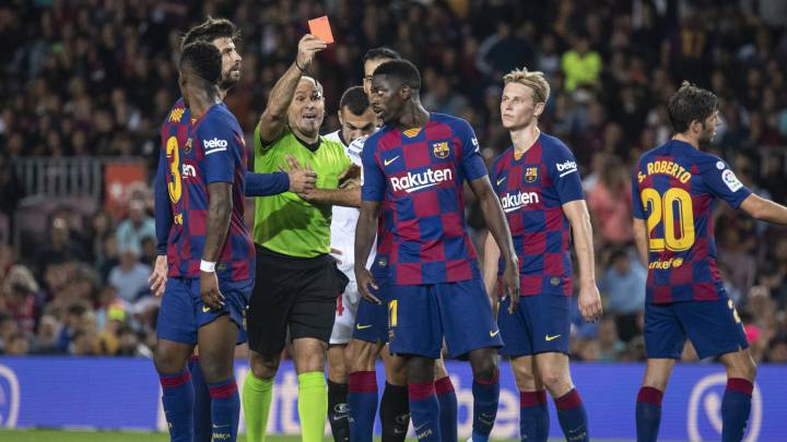 Chicharito entra de cambio y provoca dos expulsiones para el Barcelona