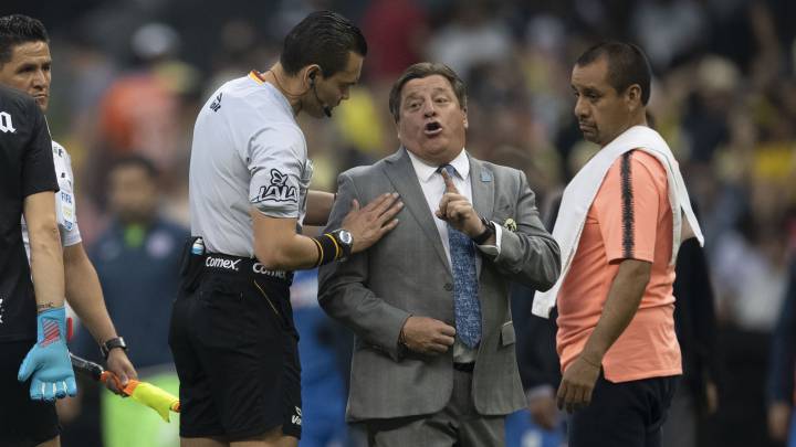 Las 7 veces que Miguel Herrera ha declarado contra los árbitros