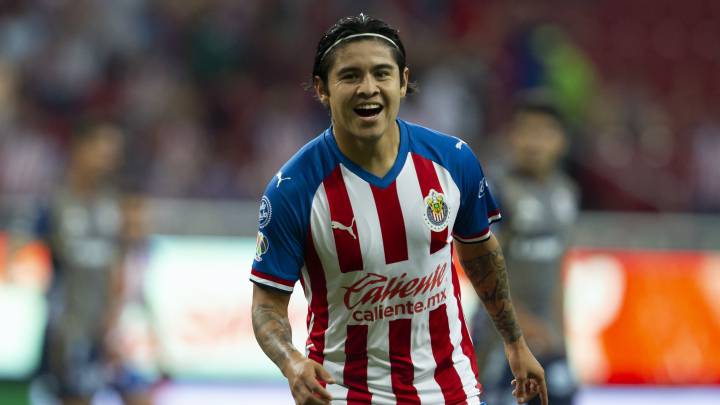 Chofis López brilla con la Sub20 de Chivas al no poder viajar a EU