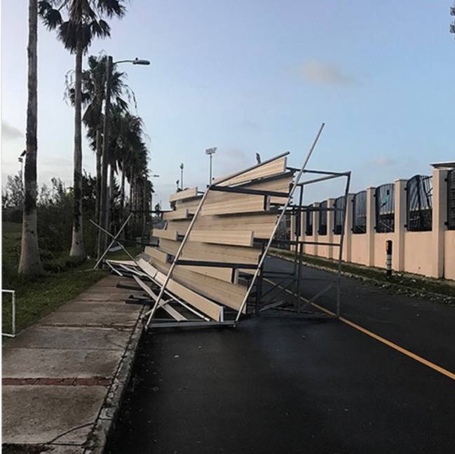 Daños en los North Fields del Bermuda National Sports Centre