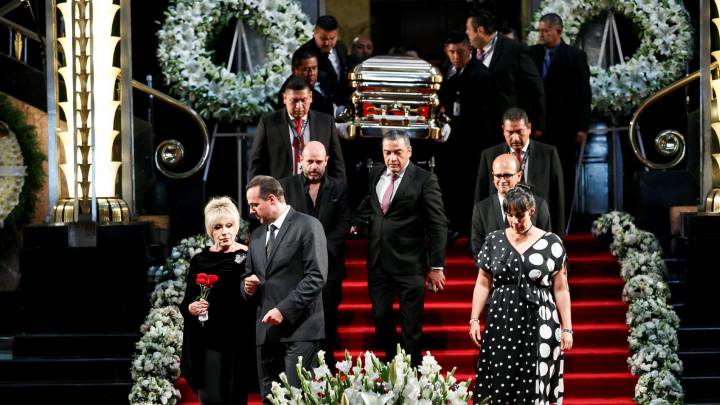 Homenaje de cuerpo presente en el insigne Palacio de Bellas Artes de México al fallecido cantante José José.