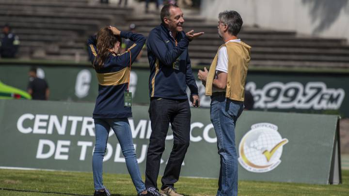 Ares de Parga regaña a directivo antes del Pumas - Potros UAEM