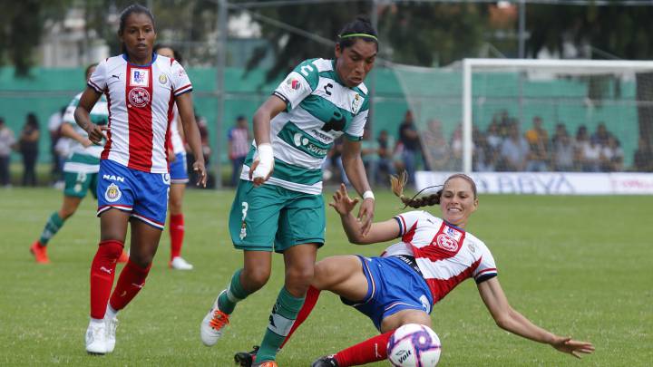Ramón Villa Zevallos, director técnico de Chivas de Guadalajara, afirmó que la derrota ante Santos Laguna en la Liga MX Femenil fue muy dolorosa