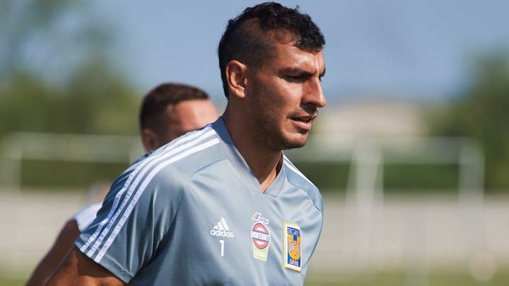 Nahuel Guzmán durante un entrenamiento con Tigres.