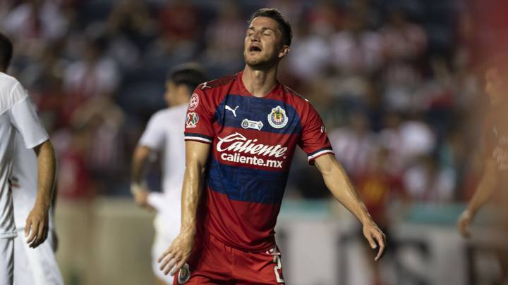 Hiram Mier, Chivas