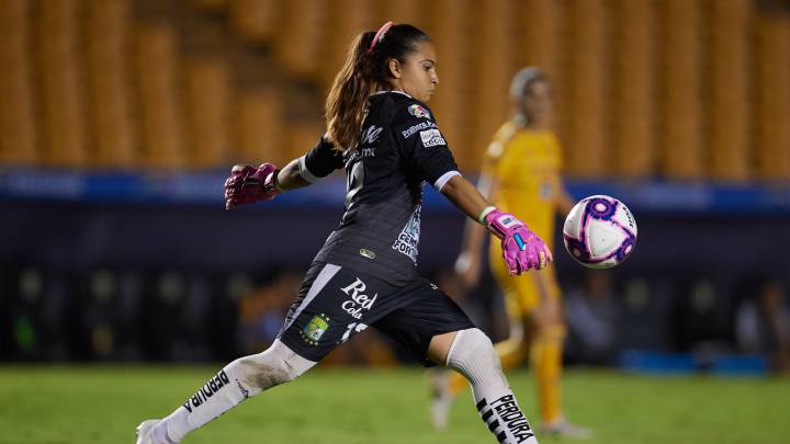 Itzayana González, portera de León, da su versión sobre el gol de Tigres