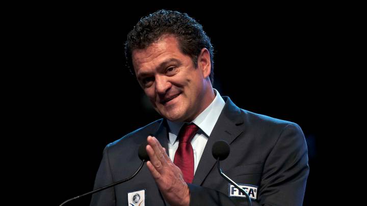 Carlos Hermosillo se pronuncia sobre periodistas que promueven futbolistas