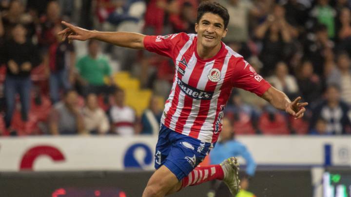 Nicolás Ibáñez celebra su gol contra el Atlas.