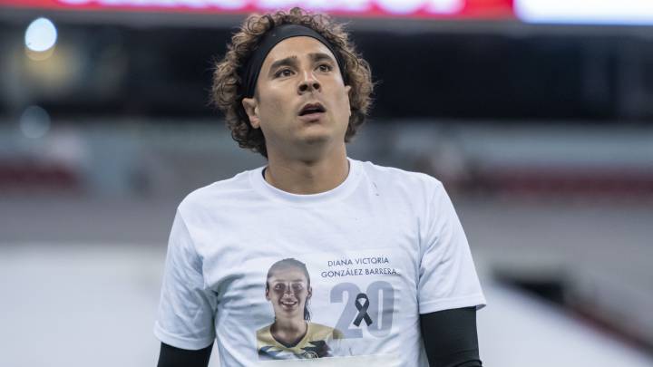 Jugadores de América rinden homenaje a Diana González
