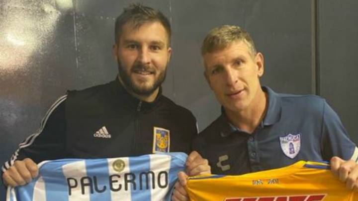 André Pierre Gignac y Martín Palermo intercambian playeras