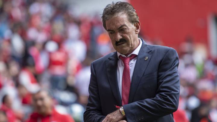 Ricardo La Volpe fue cesado como técnico del Toluca