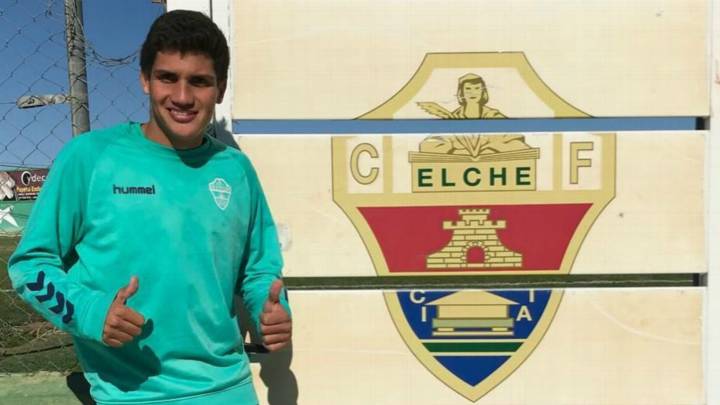 Héctor González, canterano de Chivas, ficha con Elche de España
