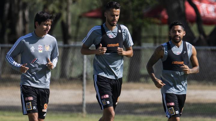 Diego Reyes durante un entrenamiento de los Tigres.