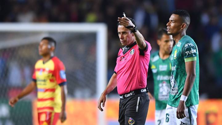 VAR se hace presente en partido entre Morelia y León