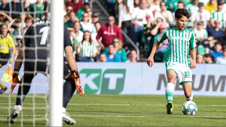 Después de 10 meses, Diego Lainez volvió a ser titular