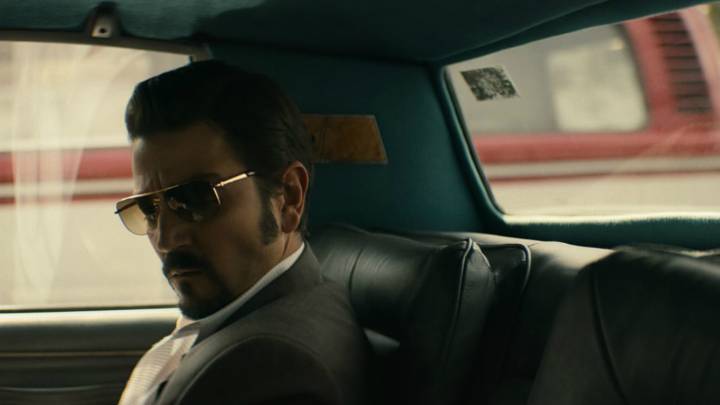 Diego luna en una de las escenas de Narcos:México