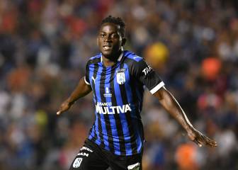 Aké Loba llega a la CDMX para firmar con Cruz Azul