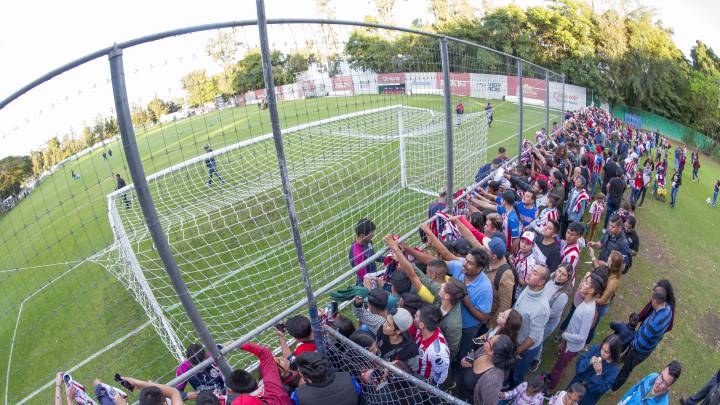 Uriel Antuna, ausente en primer entrenamiento de Chivas
