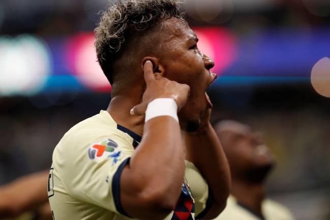 Roger Martínez con el América