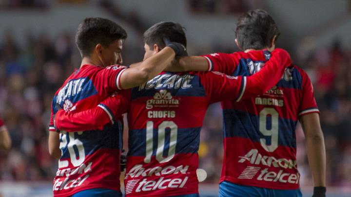 Javier ‘Chofis’ López se despachó un golazo ante Necaxa