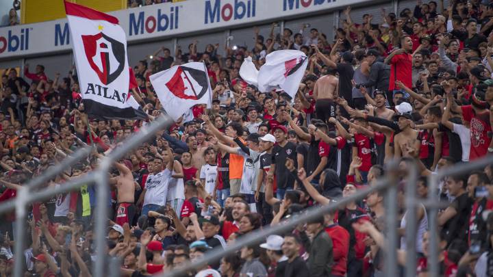 Suspenden momentáneamente el partido por grito homofóbico
