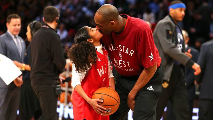 Kobe Bryant viajaba en helicóptero para pasar más tiempo con sus hijas