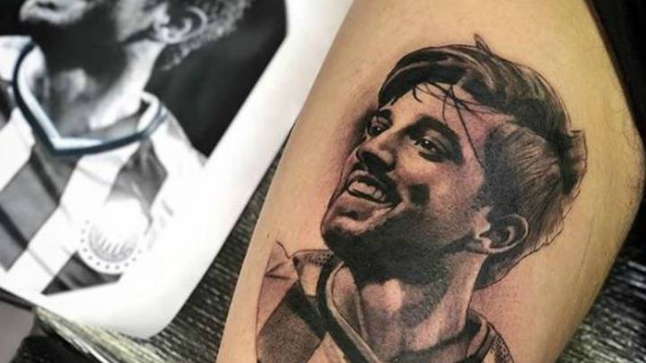 Pizarro conoce a fan que se tatuó su cara en la pierna
