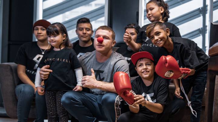 'Canelo' recibe mensaje tras apoyar a niños con cáncer