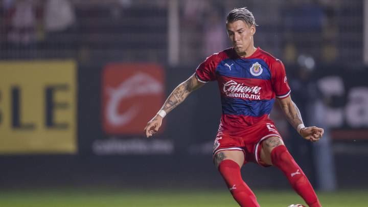 Cristian 'Chicote' Calderón es evidenciado en plena fiesta