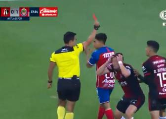 El VAR expulsa a Vega e Isaac Rojas echa después a Nervo