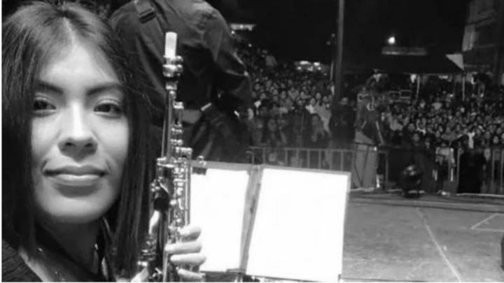 María Elena Ríos tocó su saxofón junto a Ximena Sariñana