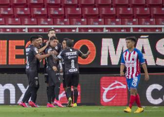 Monterrey interrumpe racha de Chivas, pero sigue sin ganar