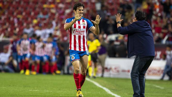 “Pollo” Briseño, de la cancha al hospital, para ver nacer a su hija