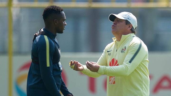 Miguel Herrera y Renato Ibarra, América