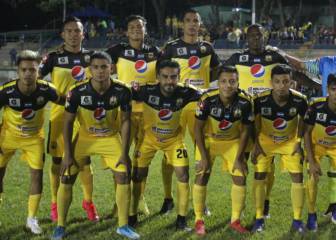 Dos ex Chivas se proclamaron campeones de liga en El Salvador
