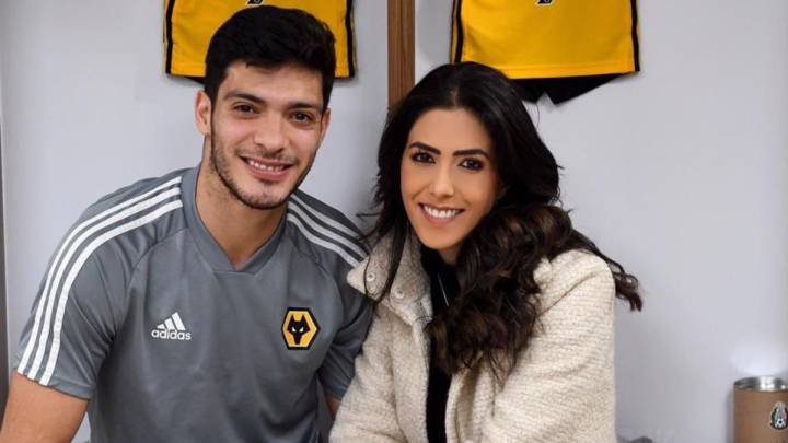 Raúl Jiménez y Daniela Basso muestran cómo ejercitarse en pareja