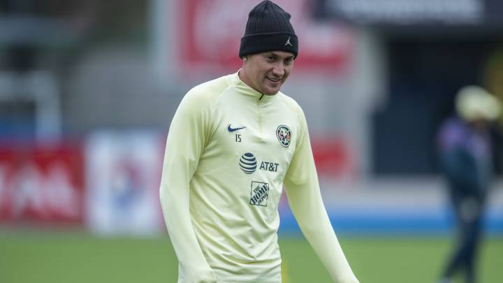 Nicolás Castillo deja el hospital tras semanas internado