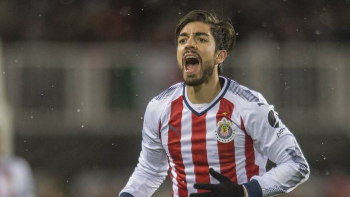 Rodolfo Pizarro cree que Chivas puede hundir carreras de futbolistas