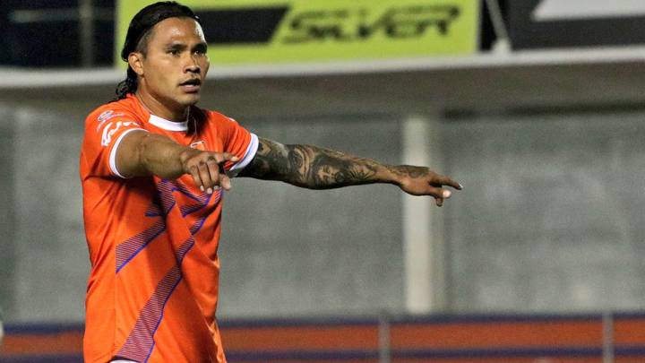 Carlos Peña, Correcaminos