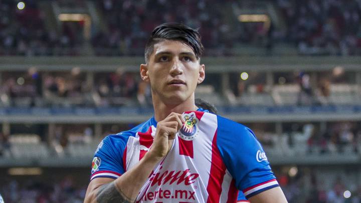 Alan Pulido: “Amo a Chivas; yo no quería salir y ojalá pueda regresar”