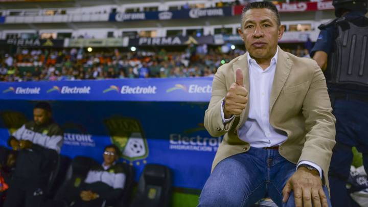 'Nacho' Ambriz: El entrenador mexicano tiene capacidad para dirigir en Europa