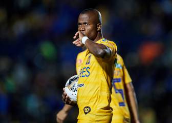 Realiza Enner Valencia donación de mascarillas en Ecuador
