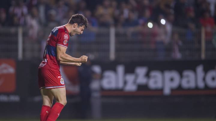 Antonio Briseño, Chivas