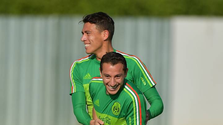 Héctor Moreno y Andrés Guardado han ayudado con su sueldo e incluso han donado mascarillas ha hospitales