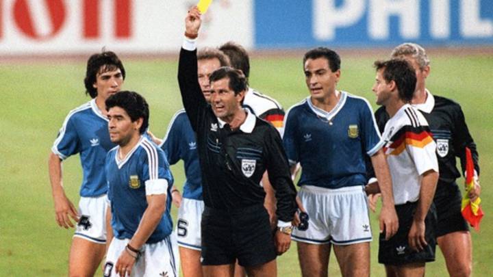 Codesal no expulsó a Maradona por lo que representaba