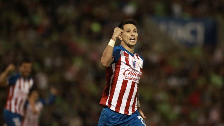 Molina: "Esperemos marcar época en Chivas junto a Peláez"