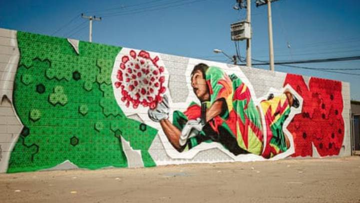 Mural de Jorge Campos atajando al coronavirus COVID-19 en Mexicali