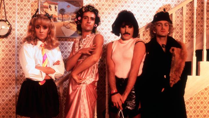 Imitadores de Freddie Mercury toman balcones y azoteas para homenajear al cantante