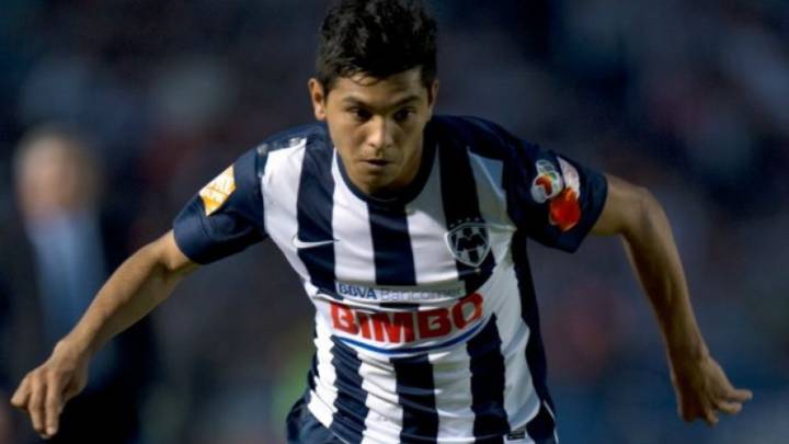 El día que Víctor Manuel Vucetich debutó al 'Tecatito' Corona